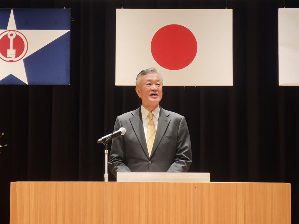 開催市市長としてあいさつをする水谷網走市長